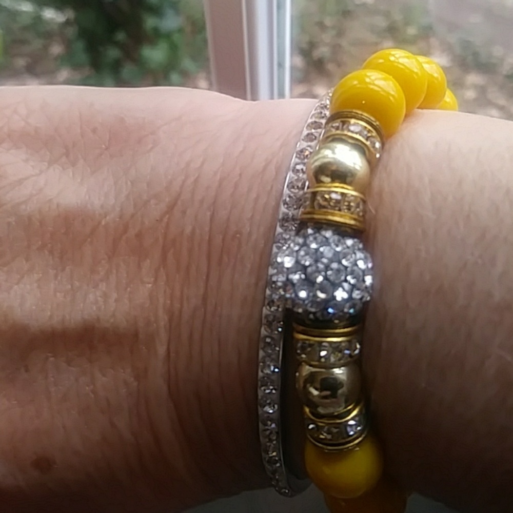 Yellow beaded bracelet